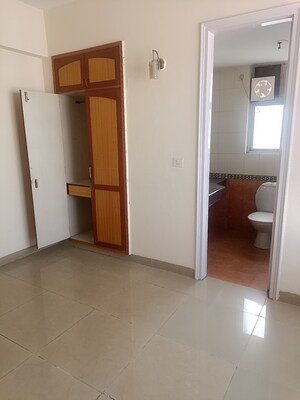 Room in 3 BHK Apartment at Eros Wembley Estate, Sector 50 – for Rent