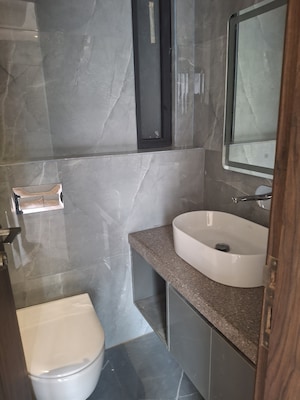 Kitchen in 3.5 BHK Builder Floor at Sector 46 – for Sale