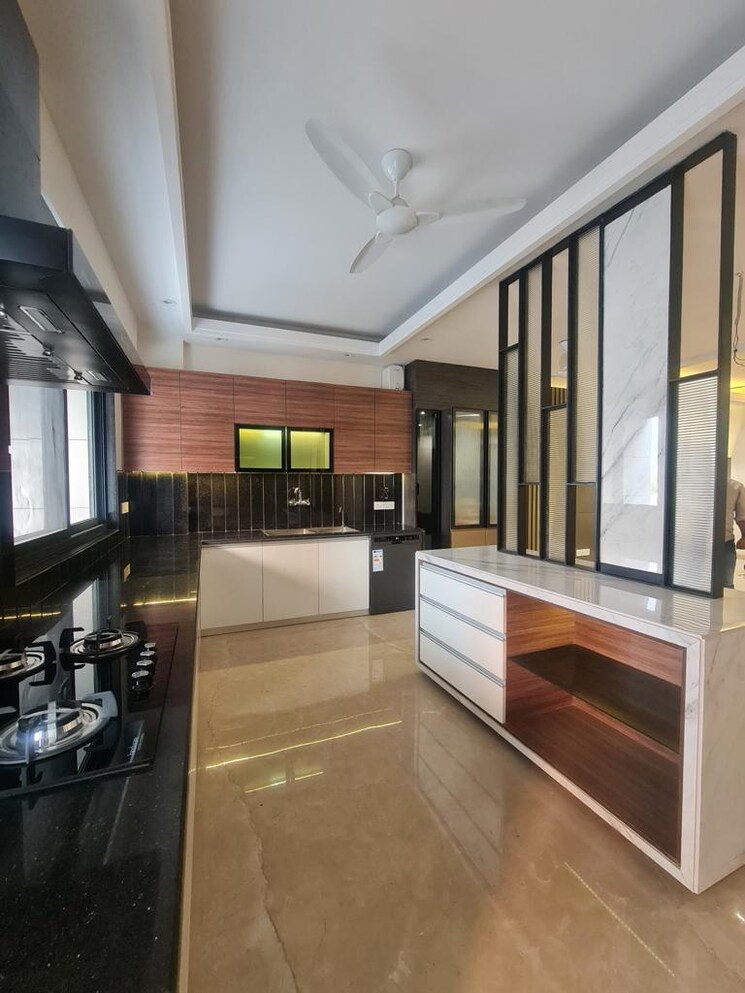 Kitchen, sector 8 dwarka 3 Bedroom 120 Sq.Yd. Builder Floor In Sector 8 Dwarka Delhi 9249963