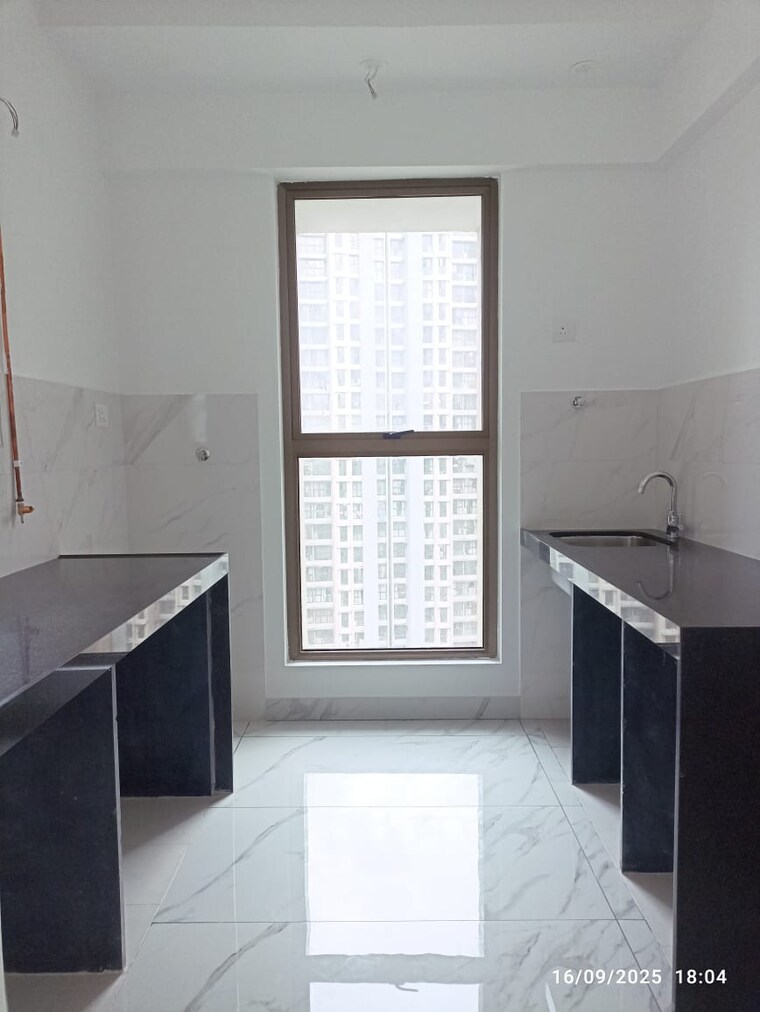 Room, raunak-108 1 Bedroom 405 Sq.Ft. Apartment In Kasarvadavali Thane 9249970
