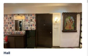Room in 4 BHK Apartment at Arihant Apartments Khar, Khar West – for Rent