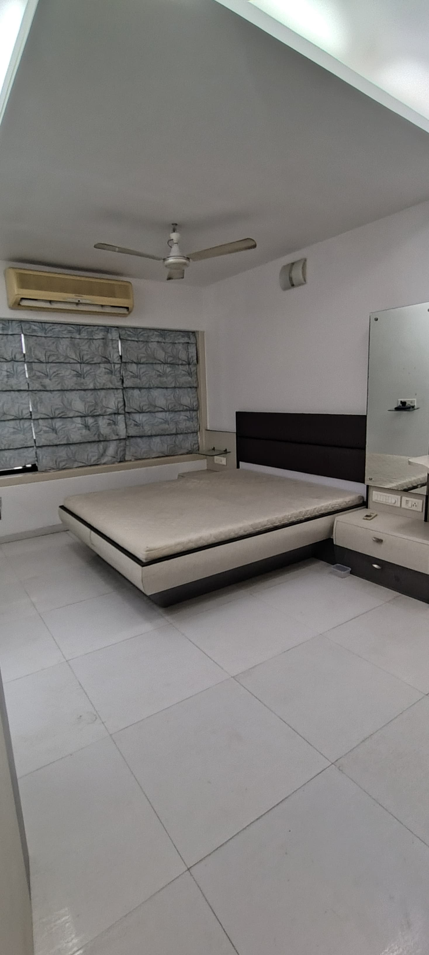 3.5 BHK + Pooja Room,Servant Room 1800 Sq.Ft. Apartment in Lodha Aria