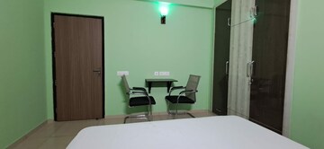 Furnished Amenities in 2 BHK Apartment at Gulshan Botnia, Sector 144 – for Rent