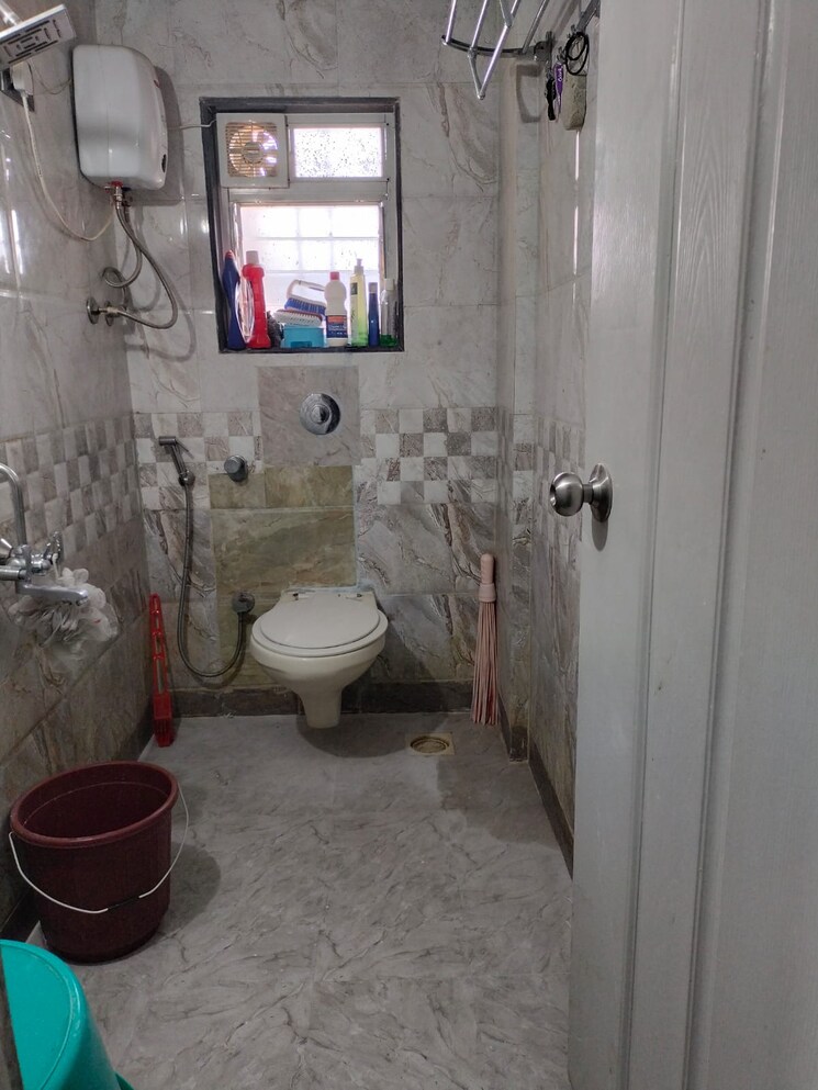 Bathroom, unique-twins-tower-chs 3 Bedroom 1200 Sq.Ft. Apartment In Kharghar Sector 20 Navi Mumbai 9250038