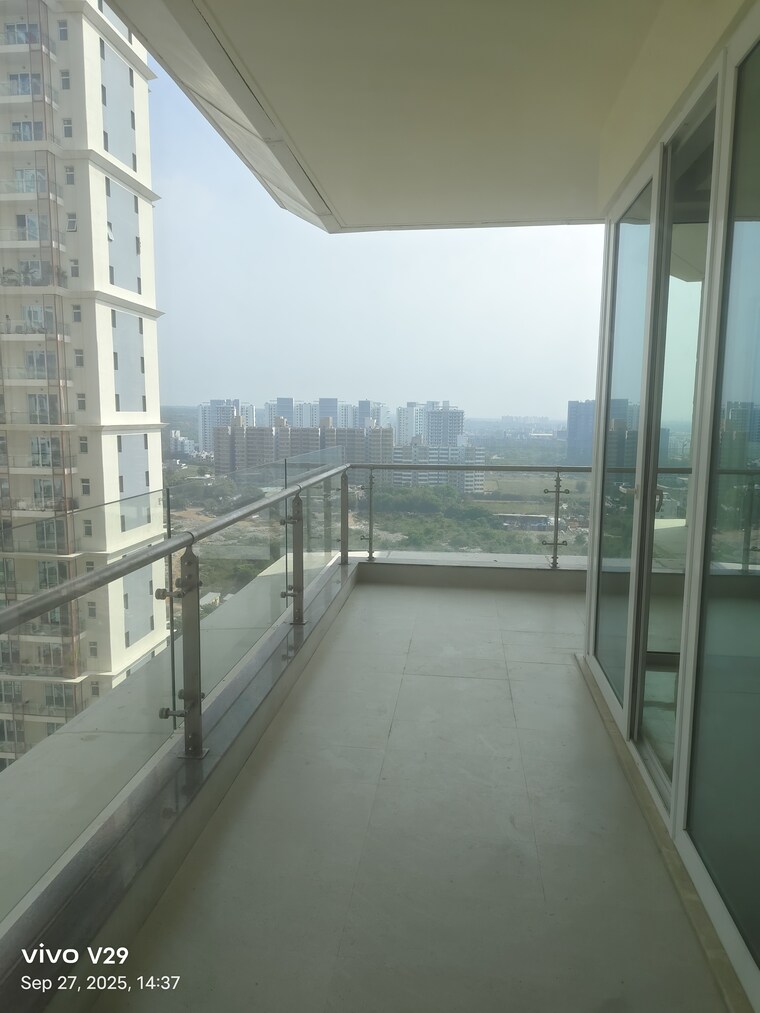 Balcony, dlf-the-summit 4 Bedroom 3500 Sq.Ft. Apartment In Dlf Phase V Gurgaon 9250066