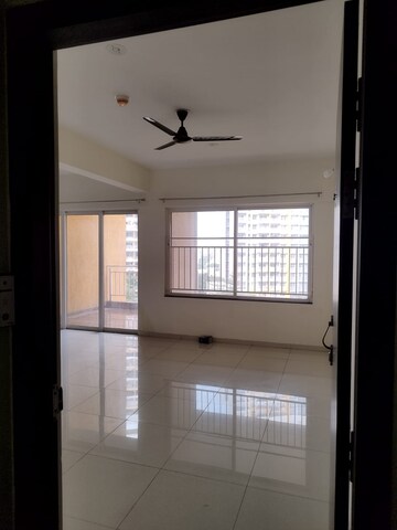 Room in 3 BHK Apartment at Kolte Patil Life Republic, Hinjewadi – for Rent
