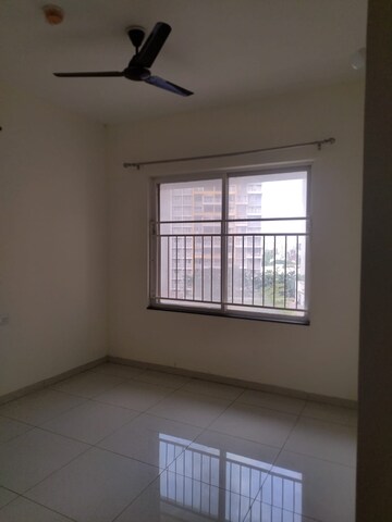 Room in 3 BHK Apartment at Kolte Patil Life Republic, Hinjewadi – for Rent