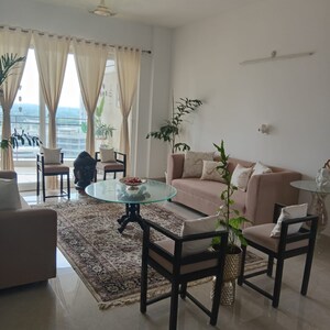 Living Room in 3.5 BHK Apartment at Shalimar Belvedere Court, Malesemau – for Sale
