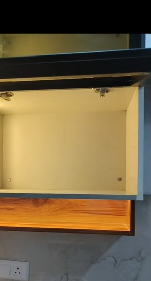 Room in 2.5 BHK Apartment at Smart World Gems, Sector 89 – for Rent