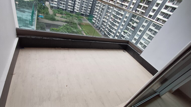 Balcony, courtyard-by-narang-realty-and-the-wadhwa-group 2 Bedroom 813 Sq.Ft. Apartment In Pokhran Road No Two Thane 9250121