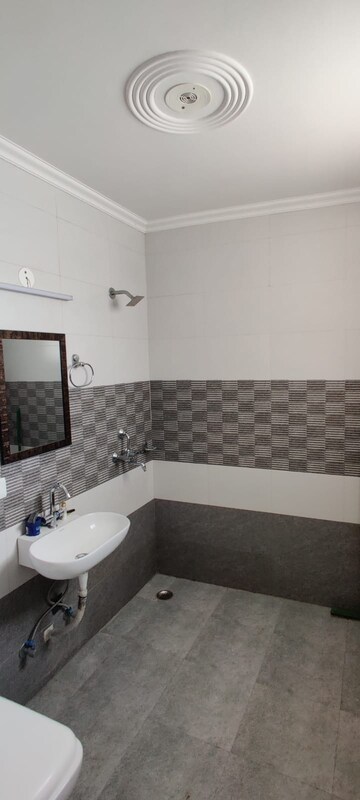 Bathroom in 2 BHK Builder Floor at Sushant Lok 3, Sector 57 – for Rent