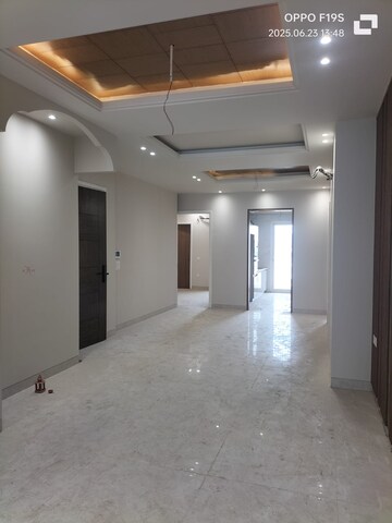 Building Lobby in 1 BHK Builder Floor at Ansal Royale Casa, Sector 55 – for Rent