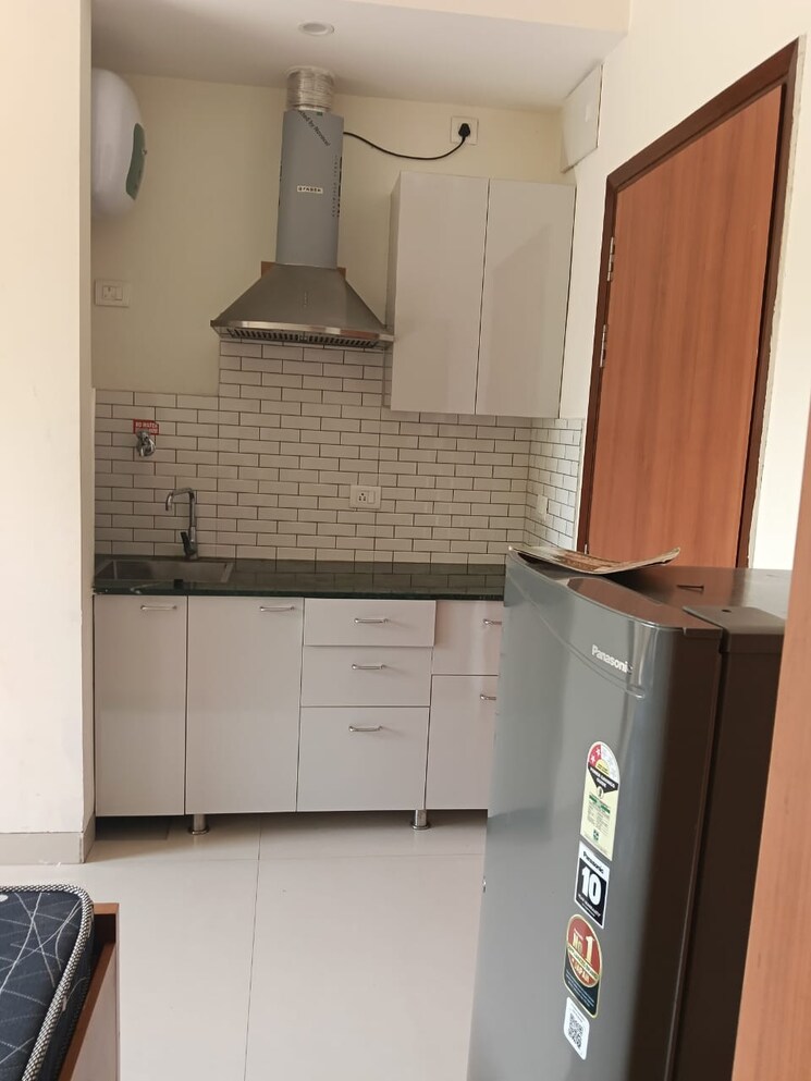 Kitchen, sector 15 1 RK 400 Sq.Ft. Apartment In Sector 15 Gurgaon 9250243