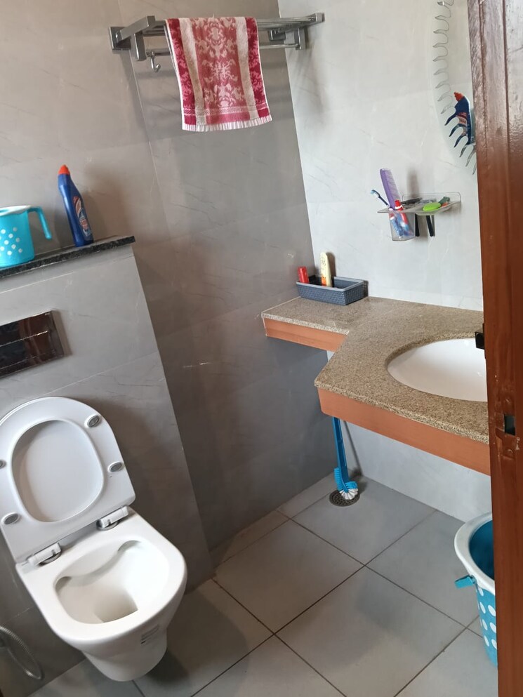Bathroom, sector 15 1 RK 400 Sq.Ft. Apartment In Sector 15 Gurgaon 9250243