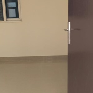 Room in 3.5 BHK Apartment at Amrapali Terrace Homes, Tech Zone 4 Greater Noida – for Rent