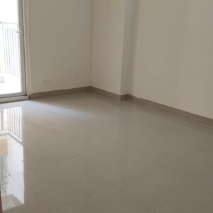 Room in 3.5 BHK Apartment at Amrapali Terrace Homes, Tech Zone 4 Greater Noida – for Rent