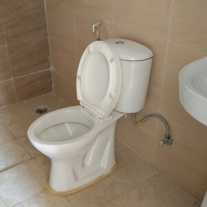 Bathroom in 3.5 BHK Apartment at Amrapali Terrace Homes, Tech Zone 4 Greater Noida – for Rent