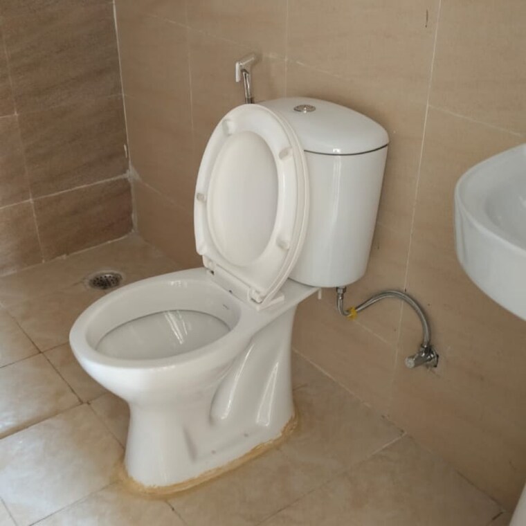 Bathroom, amrapali-terrace-homes 3.5 Bedroom 1600 Sq.Ft. Apartment In Tech Zone 4 Greater Noida Greater Noida 9250189