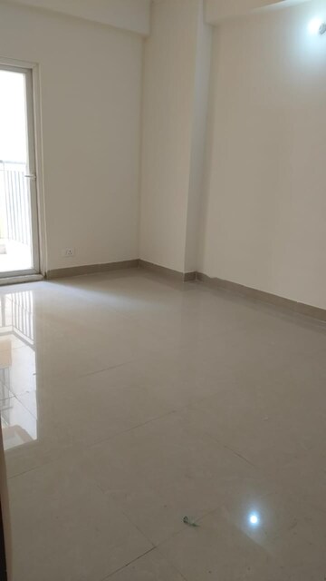 Room in 3.5 BHK Apartment at Amrapali Terrace Homes, Tech Zone 4 Greater Noida – for Rent