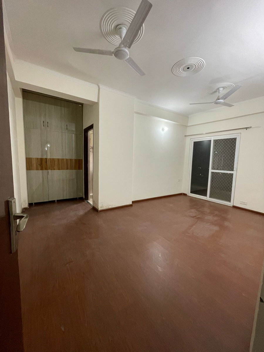 4 BHK + Servant Room Apartment For Rent in Amrapali Terrace Homes