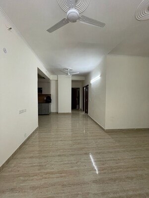 Room in 4 BHK Apartment at Amrapali Terrace Homes, Tech Zone 4 Greater Noida – for Rent