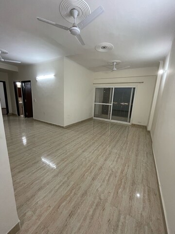 Room in 4 BHK Apartment at Amrapali Terrace Homes, Tech Zone 4 Greater Noida – for Rent
