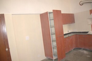 Furnished Amenities in 3 BHK Builder Floor at Greater Kailash – for Rent