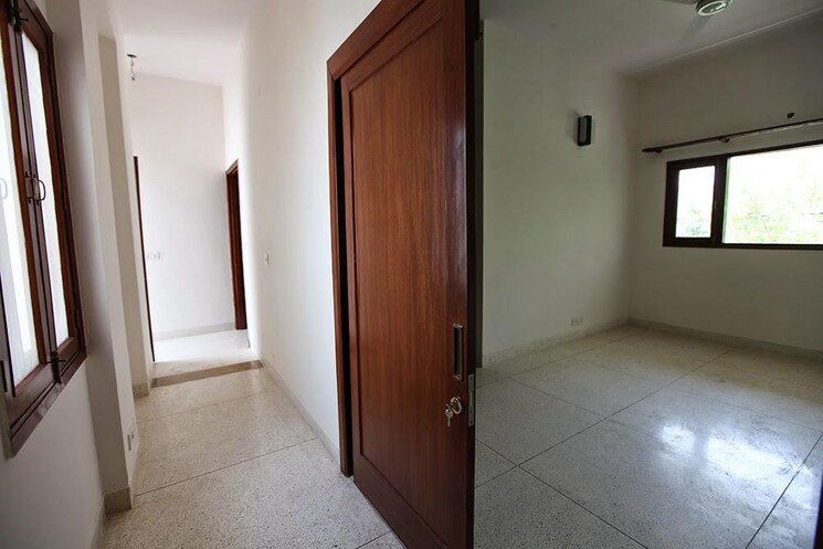 Room, greater kailash 3 Bedroom 4500 Sq.Ft. Builder Floor In Greater Kailash Delhi 9250306