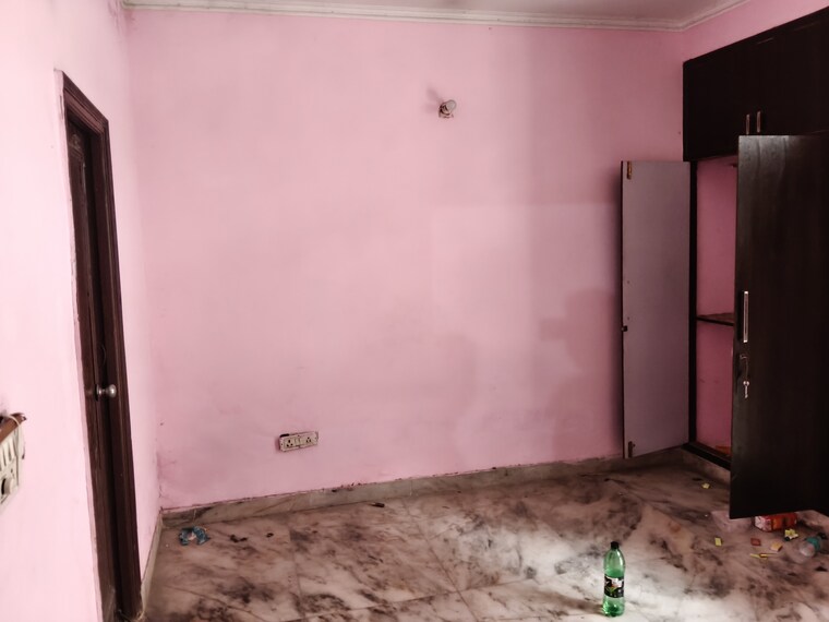 Room, sector 31 2 Bedroom 1200 Sq.Ft. Builder Floor In Sector 31 Faridabad 9250309