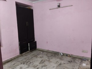 Room in 2 BHK Builder Floor at Sector 31 – for Rent