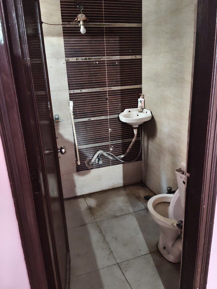 Balcony, sector 31 2 Bedroom 1200 Sq.Ft. Builder Floor In Sector 31 Faridabad 9250309