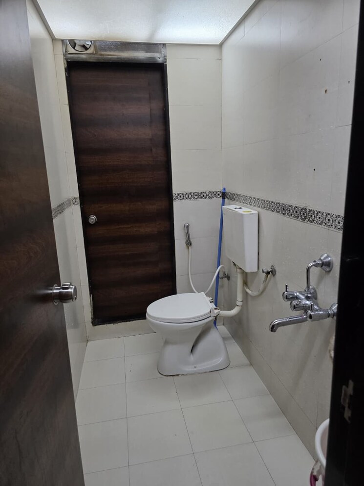 Attached Bathroom, kharghar 2 Bedroom 1225 Sq.Ft. Apartment In Kharghar Navi Mumbai 9250325