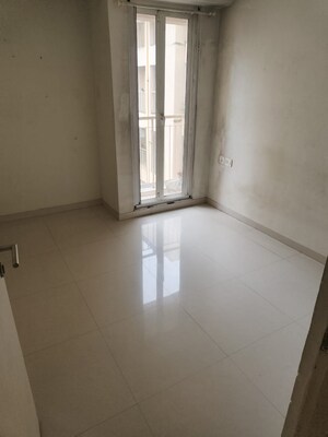 Room in 1 BHK Apartment at Puraniks City Reserva, Ghodbunder Road – for Rent