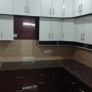 Kitchen in 3.5 BHK Apartment at Gomti Nagar – for Rent