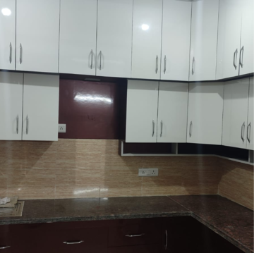 Kitchen in 3.5 BHK Apartment at Gomti Nagar – for Rent