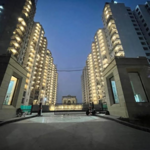 3.5 BHK Apartment – Exterior View View at Gomti Nagar - for Rent