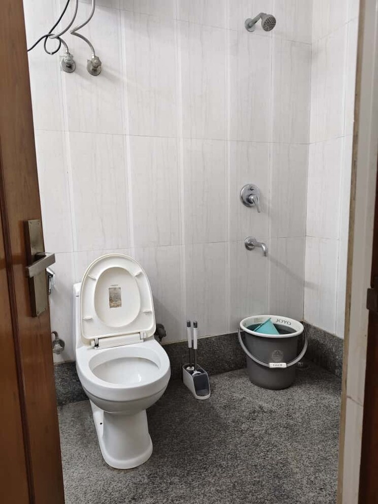 Bathroom, vasant kunj 2 Bedroom 1050 Sq.Ft. Apartment In Vasant Kunj Delhi 9250533