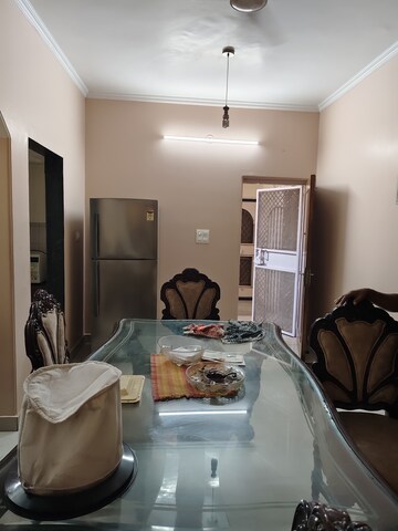 Team Area in 2 BHK Apartment at Vasant Kunj – for Rent