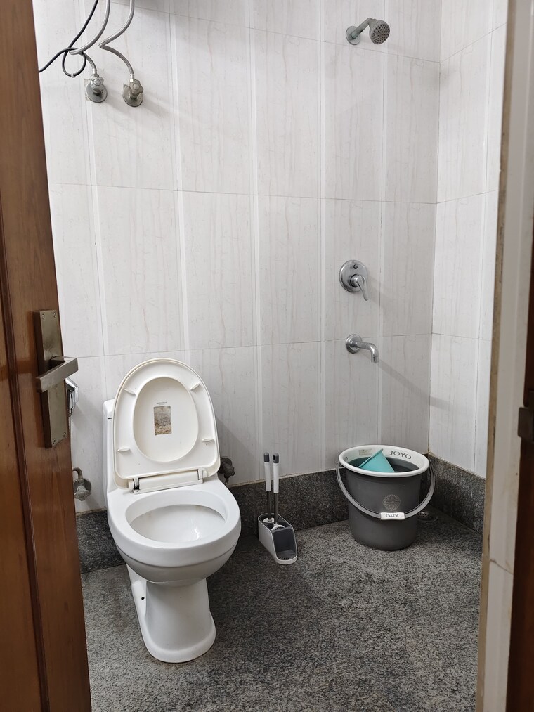 Bathroom, vasant kunj 2 Bedroom 1050 Sq.Ft. Apartment In Vasant Kunj Delhi 9250533