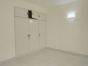 Room in 2 BHK Builder Floor at Golf Links – for Rent