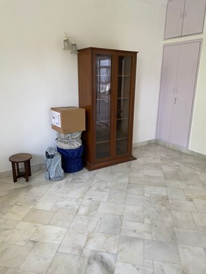 Room in 2 BHK Builder Floor at Boutique Residential Apartments C-253, Defence Colony – for Rent