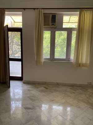Room in 2 BHK Builder Floor at Boutique Residential Apartments C-253, Defence Colony – for Rent