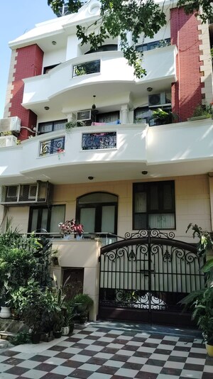 2 BHK Builder Floor – Exterior View View at Boutique Residential Apartments C-253, Defence Colony - for Rent