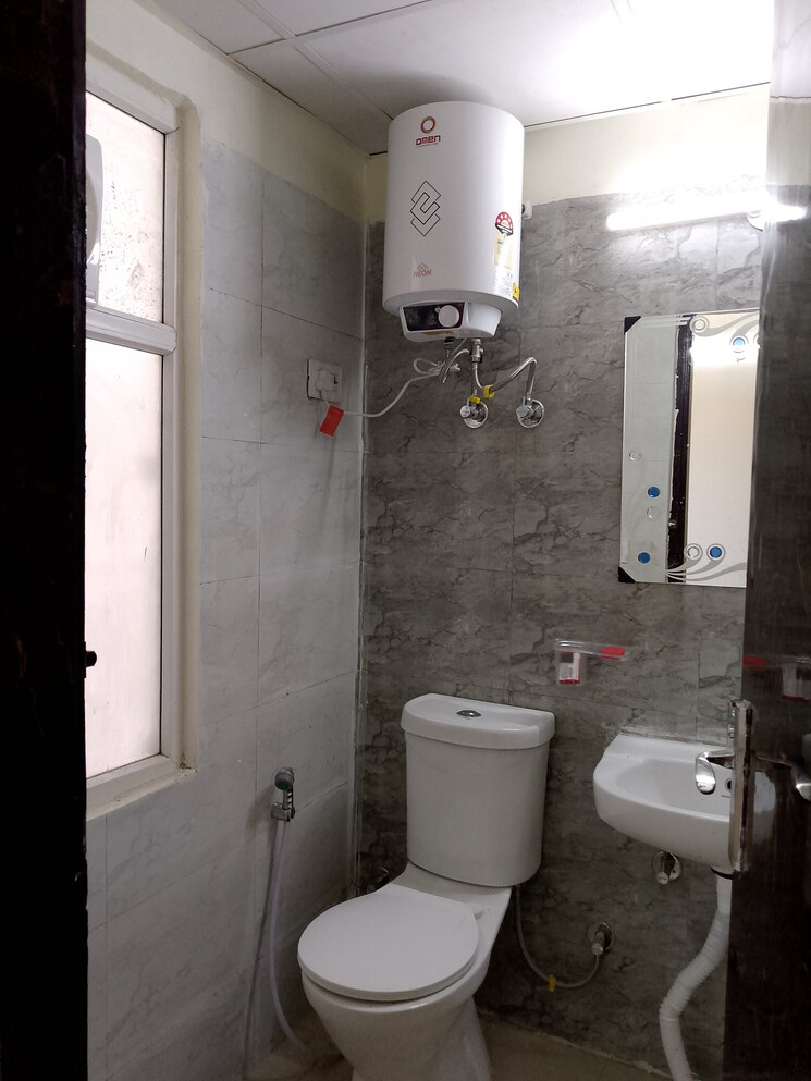 Bathroom, amrapali-enchante 2 Bedroom 850 Sq.Ft. Apartment In Tech Zone 4 Greater Noida Greater Noida 9250537