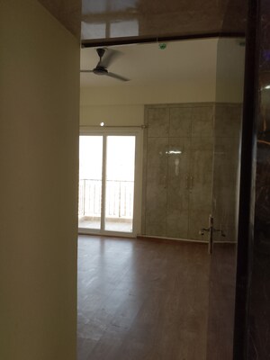 Room in 2 BHK Apartment at Amrapali Enchante, Tech Zone 4 Greater Noida – for Rent