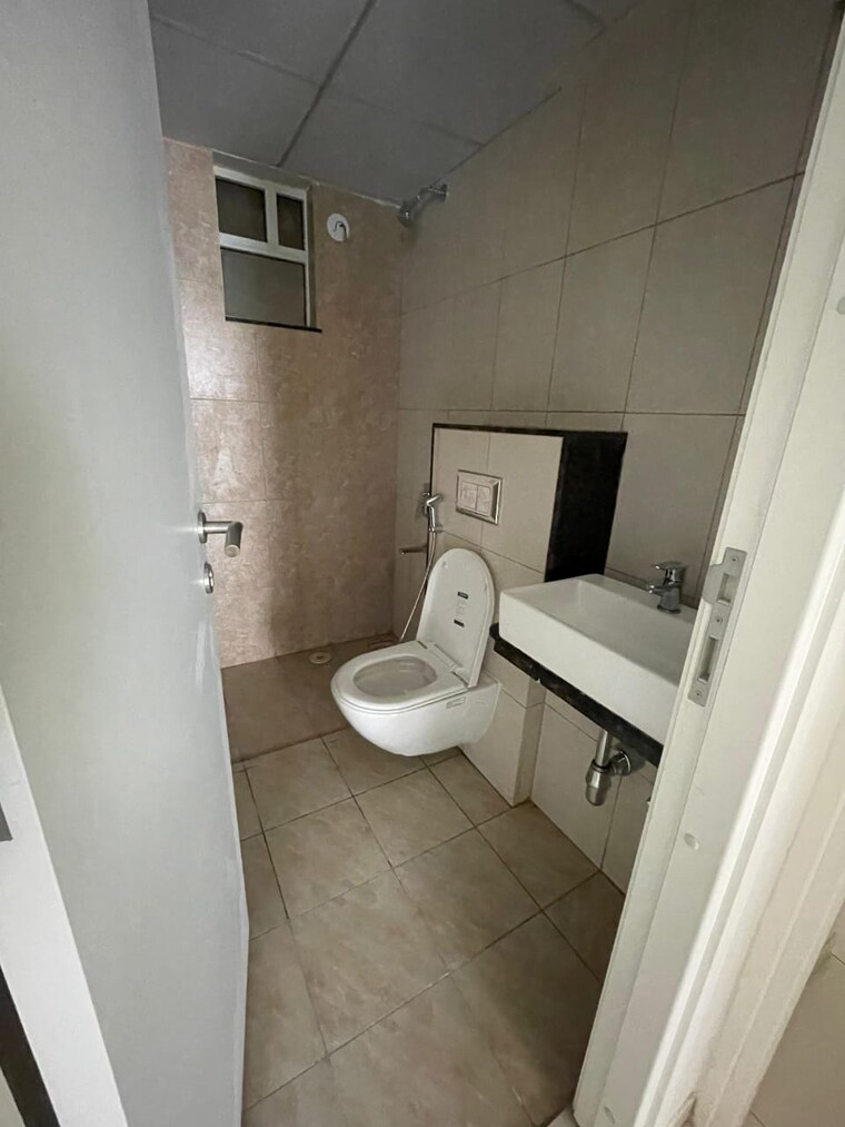 Attached Bathroom, godrej-green-vistas 2 Bedroom 650 Sq.Ft. Apartment In Mahalunge Pune 9250530
