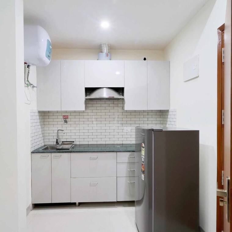 Kitchen, sector 14 1 RK 600 Sq.Ft. Apartment In Sector 14 Gurgaon 9250559
