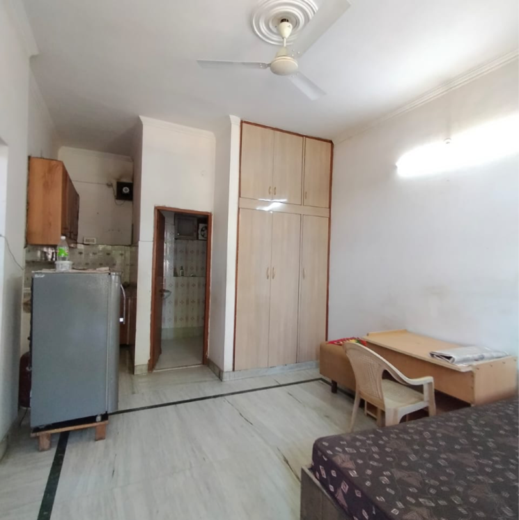 Bedroom, sector 23 1.5 Bedroom 500 Sq.Ft. Villa In Sector 23 Gurgaon 9250595