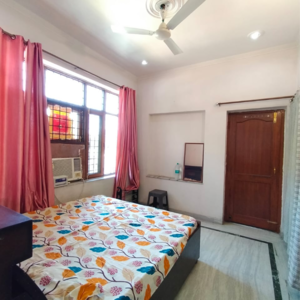 1.5 BHK Villa For Rent in Sector 23