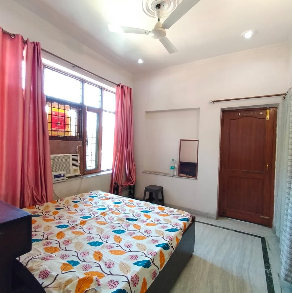 1.5 BHK Villa For Rent in Sector 23